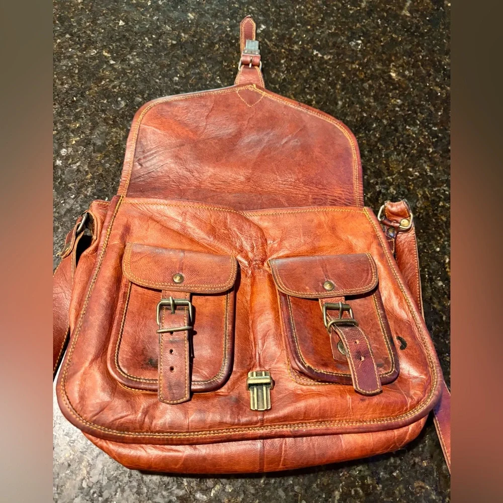 ⭐️Komal’s Passion Goat Leather Satchel/Messenger Bag Classic Brass Buckles⭐️